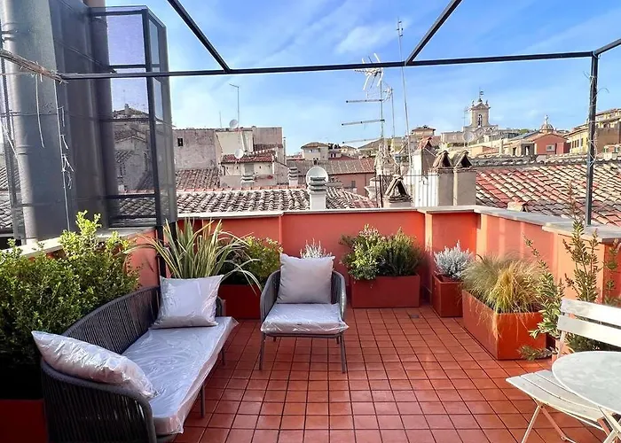 New! Uptown Terraces Apartment Rom