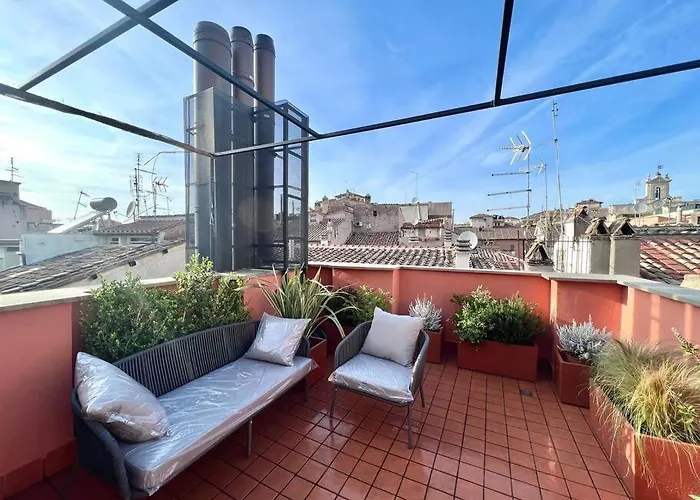 New! Uptown Terraces * Rom