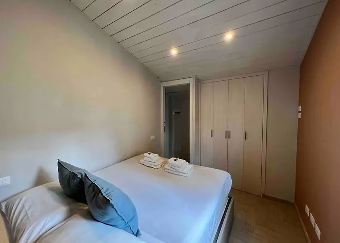 New! Uptown Terraces Apartment Rom