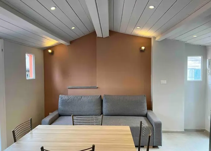 New! Uptown Terraces Apartment *