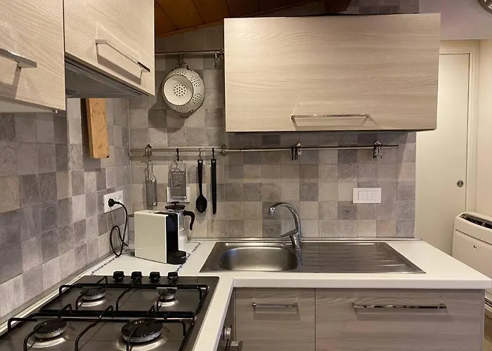 New! Uptown Terraces Apartment Rom